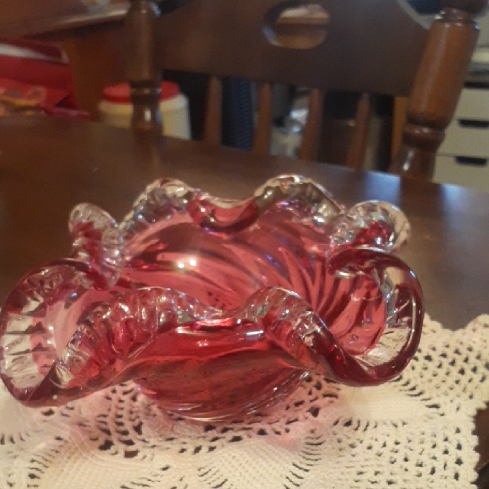 Vtg Chalet Canadian Heritage Glass Cranberry Mid-Century Dish With 4 Flow Arms